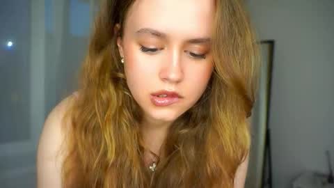 Snapshot of kendraedger chatting on September 11, 2025, 4:51 pm Kira online show from September 11, 2025, 4:51 pm