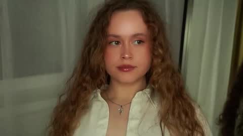 Snapshot of kendraedger chatting on September 28, 2025, 6:13 pm Kira online show from September 28, 2025, 6:13 pm