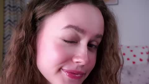 Kira online show from April 2, 2026, 10:29 pm