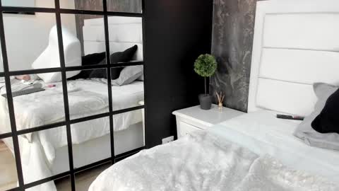 Snapshot of kendraleroy chatting on February 28, 2025, 12:43 am KENDRA online show from February 28, 2025, 12:43 am