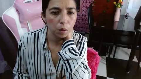 Snapshot of kendy_all4u7 chatting on February 25, 2026, 4:44 am kendy_all4u7 online show from February 25, 2026, 4:44 am