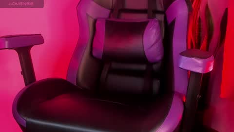 kenia_thompsom01 online show from April 17, 2026, 1:52 am