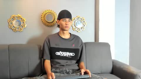 KENIX online show from October 14, 2025, 7:58 pm