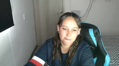 kenshi2302 online show from December 4, 2025, 6:38 pm