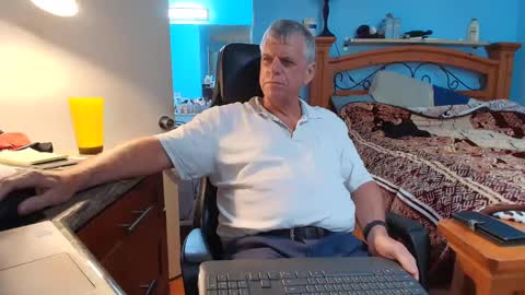 kent_ham online show from October 6, 2025, 7:44 pm