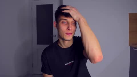 Peter     online show from November 23, 2025, 9:36 pm