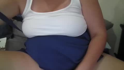 Snapshot of kenzbenz chatting on May 28, 2026, 5:10 pm KenzBenz online show from May 28, 2026, 5:10 pm
