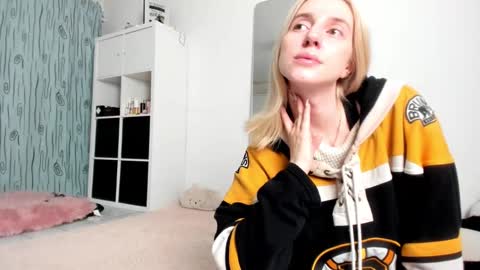 Kenzie online show from December 7, 2024, 4:42 am