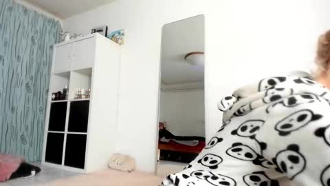 Kenzie online show from November 7, 2025, 4:45 am