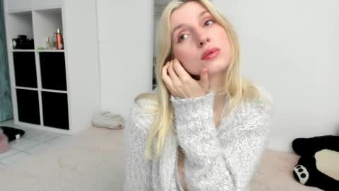 Kenzie online show from April 1, 2026, 6:38 pm