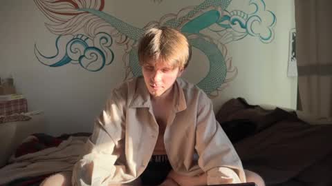 Kero online show from March 7, 2025, 2:12 pm