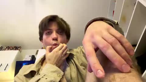 Kero online show from March 7, 2025, 5:38 pm