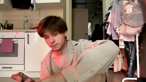 Kero online show from March 8, 2025, 11:05 am