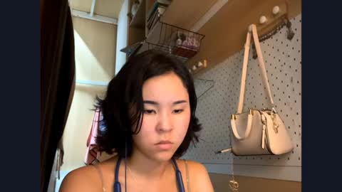 Jenny  online show from May 20, 2026, 7:47 am