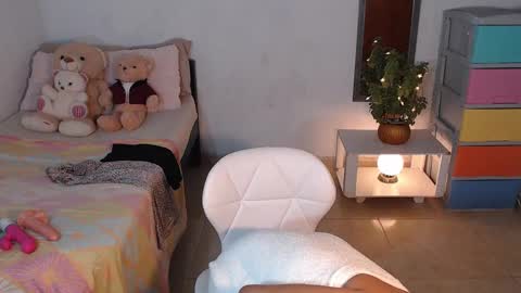 Snapshot of kesha_brooks chatting on December 7, 2024, 3:52 pm Mia  online show from December 7, 2024, 3:52 pm