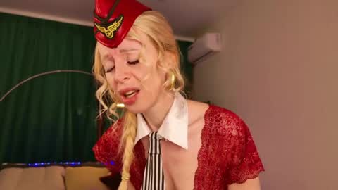 KessEdisson online show from April 18, 2026, 7:58 pm