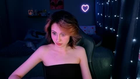 Snapshot of keti_moon chatting on May 11, 2026, 7:00 pm Keti 3 online show from May 11, 2026, 7:00 pm