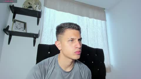 Snapshot of kevin_ahs1 chatting on June 9, 2026, 10:32 pm Kevin Ahs online show from June 9, 2026, 10:32 pm