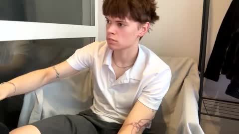 Snapshot of kevin_bucks chatting on February 5, 2026, 12:10 pm Kevin online show from February 5, 2026, 12:10 pm