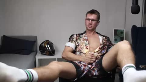 Kev online show from September 10, 2025, 4:07 pm