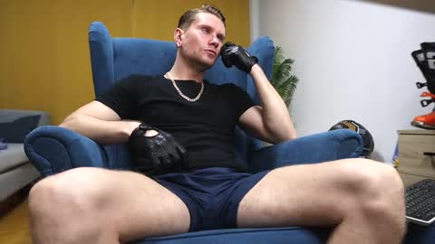 Kev online show from November 13, 2025, 1:43 pm