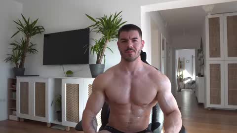 Snapshot of kevinandresxx chatting on February 10, 2025, 12:50 pm Kevin online show from February 10, 2025, 12:50 pm