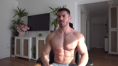 Snapshot of kevinandresxx chatting on February 12, 2025, 11:51 am Kevin online show from February 12, 2025, 11:51 am