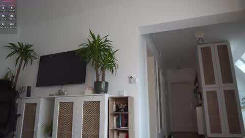 Snapshot of kevinandresxx chatting on October 7, 2025, 11:07 am Kevin online show from October 7, 2025, 11:07 am