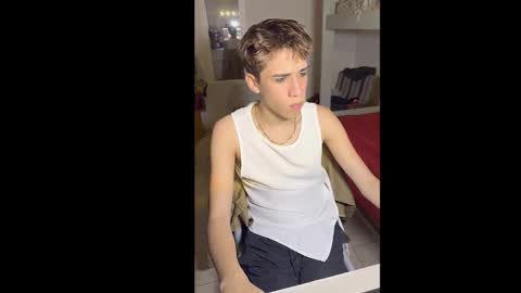 Snapshot of kevinonly43 chatting on February 7, 2026, 10:08 am kevonly online show from February 7, 2026, 10:08 am