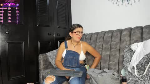 Snapshot of keyla_milf chatting on September 30, 2025, 4:39 am Keila Milf online show from September 30, 2025, 4:39 am