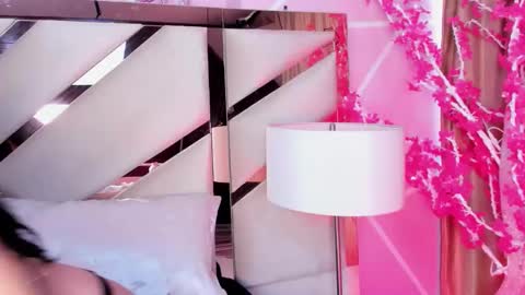 Keyla noa online show from June 3, 2026, 2:33 pm