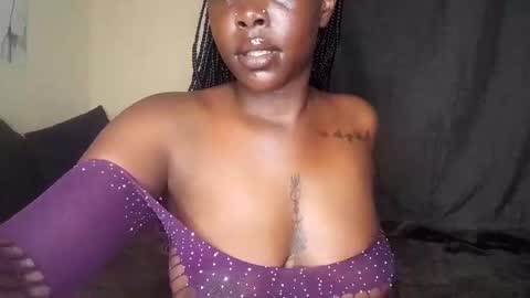 keyla online show from September 18, 2025, 3:52 am