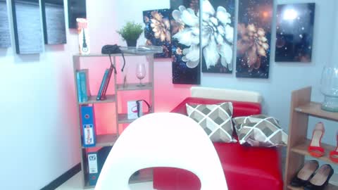 Snapshot of keylathomson chatting on January 8, 2025, 4:11 pm Keyla online show from January 8, 2025, 4:11 pm