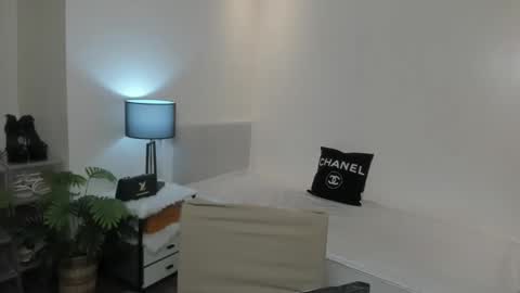 keziakinlley online show from March 9, 2026, 12:14 am