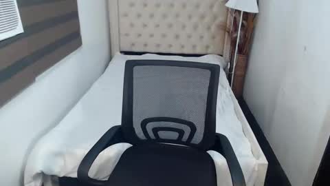 khalifa foxxx online show from February 3, 2025, 10:14 am