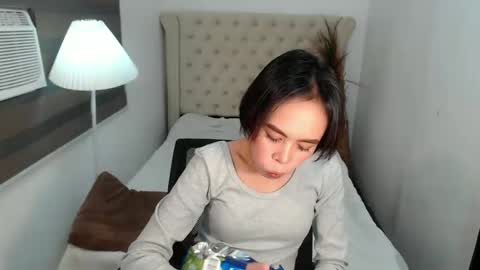 khalifa foxxx online show from March 12, 2025, 12:04 pm