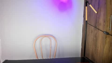 khate_smith online show from April 19, 2026, 3:55 pm