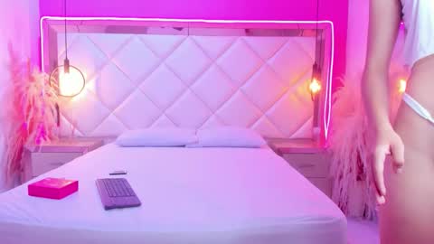 Snapshot of khathieebelle chatting on April 4, 2026, 6:38 pm Khathiee online show from April 4, 2026, 6:38 pm