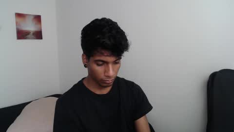 Snapshot of khevinlopezonig chatting on February 14, 2025, 5:14 pm khevinlopezonig online show from February 14, 2025, 5:14 pm