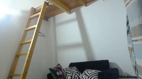 khloe online show from March 6, 2025, 11:53 pm