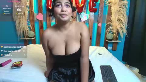 Snapshot of khloe_queen_ chatting on February 19, 2026, 9:33 pm KHLOE online show from February 19, 2026, 9:33 pm