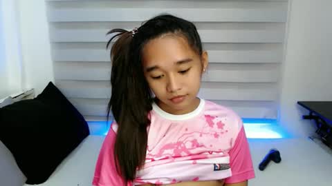 i love bella online show from November 7, 2025, 1:27 am