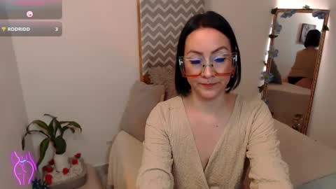 Kiara Bermont online show from September 22, 2025, 3:47 pm