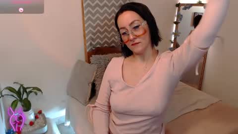 Kiara Bermont online show from October 3, 2025, 3:31 pm