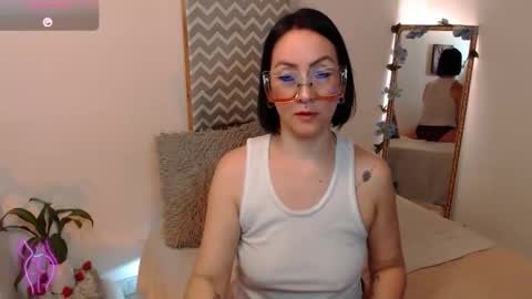 Kiara Bermont online show from October 4, 2025, 2:48 pm