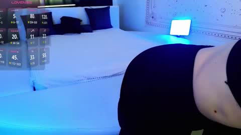 Kira online show from September 8, 2025, 9:03 pm