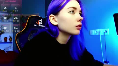 Kira online show from November 10, 2025, 9:25 pm