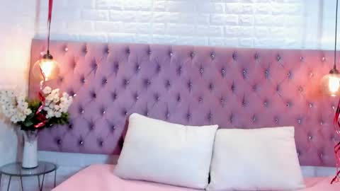 Snapshot of kiara_mils chatting on February 18, 2026, 4:36 pm Kiara online show from February 18, 2026, 4:36 pm