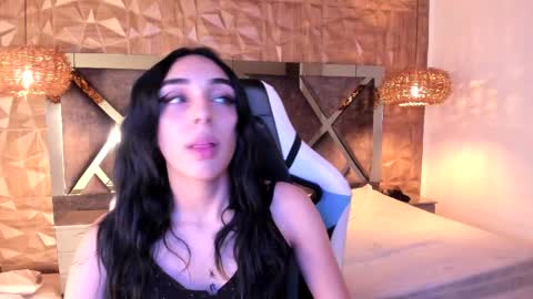 kiara_velvet__ online show from April 15, 2026, 4:08 am