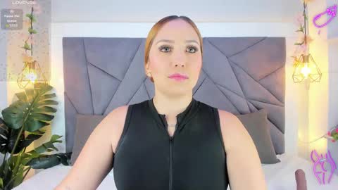 kiarha  online show from September 13, 2025, 11:21 am